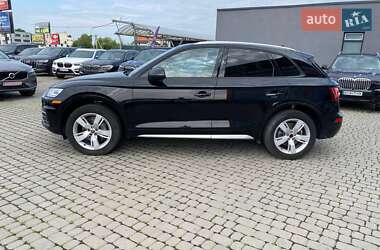 Внедорожник / Кроссовер Audi Q5 2016 в 