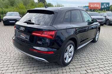 Внедорожник / Кроссовер Audi Q5 2016 в 