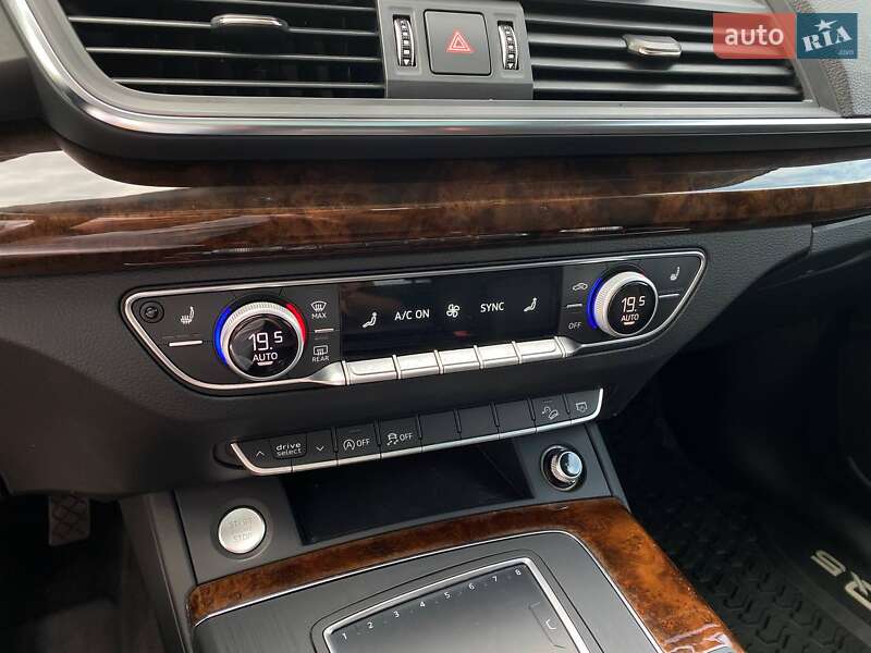 Позашляховик / Кросовер Audi Q5 2016 в Львові