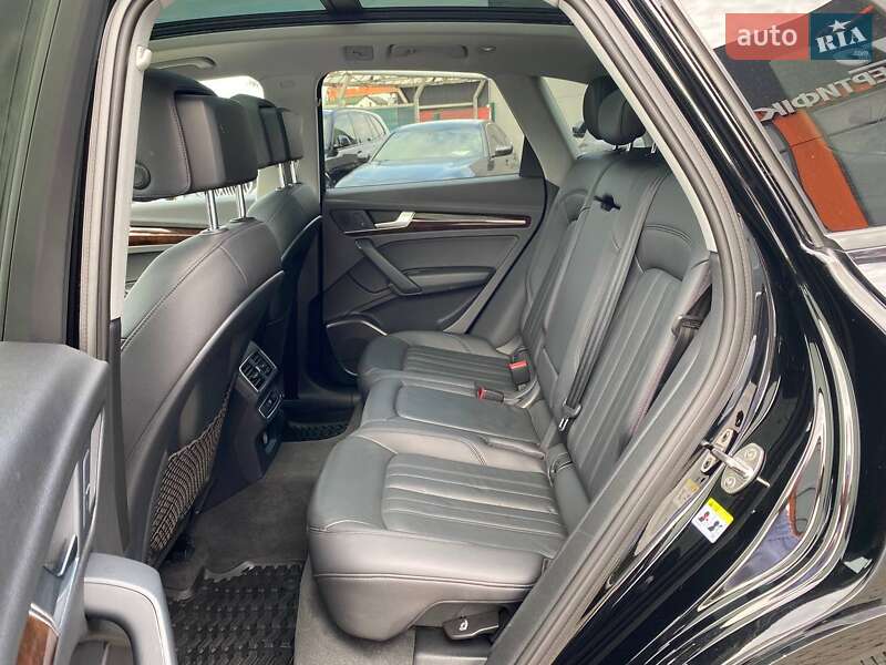 Позашляховик / Кросовер Audi Q5 2016 в Львові