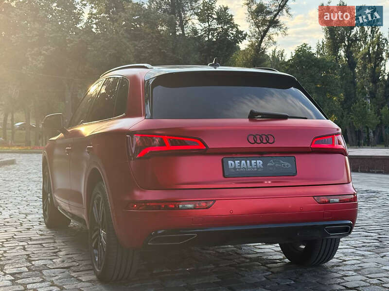 Позашляховик / Кросовер Audi Q5 2019 в Києві