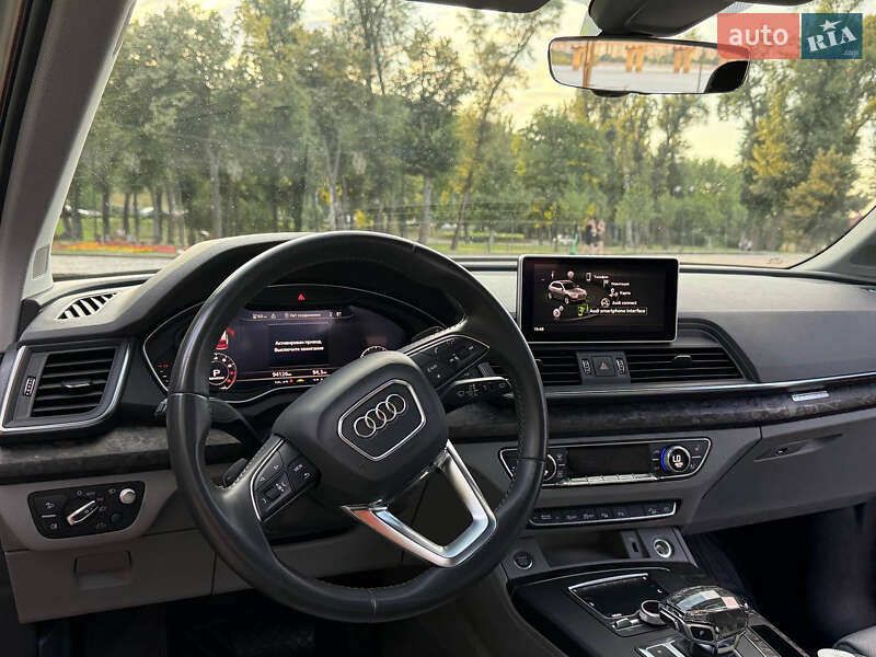 Позашляховик / Кросовер Audi Q5 2019 в Києві