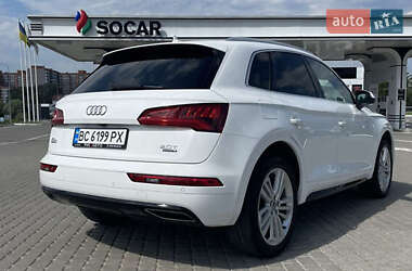 Позашляховик / Кросовер Audi Q5 2017 в 