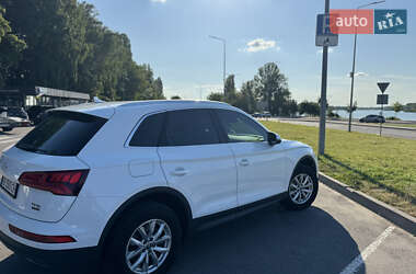 Внедорожник / Кроссовер Audi Q5 2018 в 