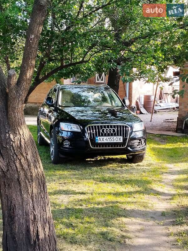 Позашляховик / Кросовер Audi Q5 2015 в 