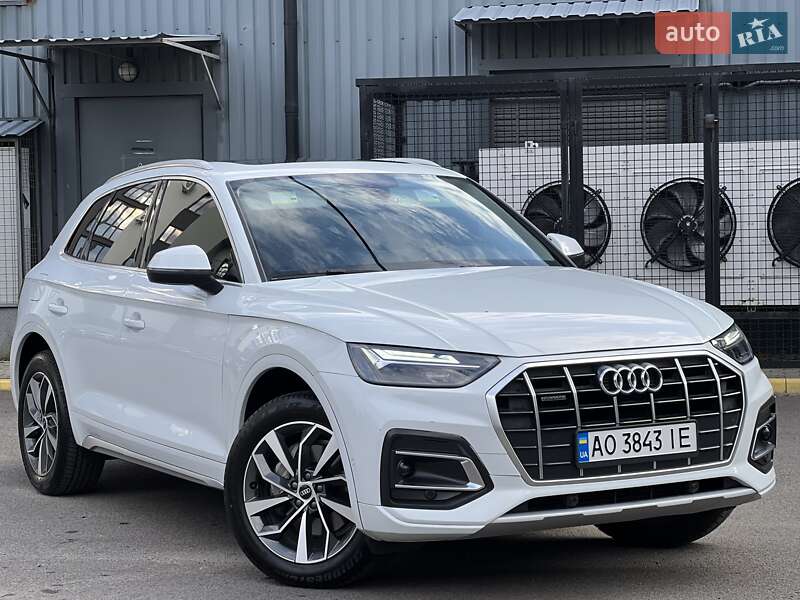 Позашляховик / Кросовер Audi Q5 2020 в Ужгороді