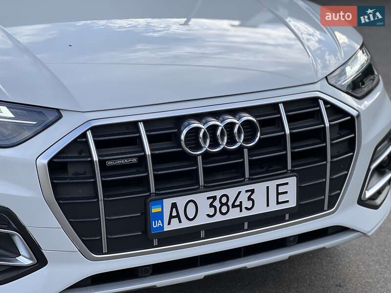 Позашляховик / Кросовер Audi Q5 2020 в Ужгороді