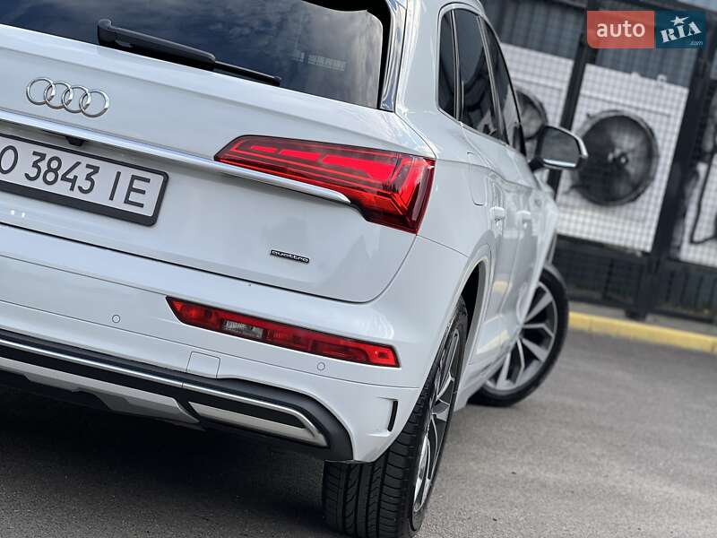 Позашляховик / Кросовер Audi Q5 2020 в Ужгороді