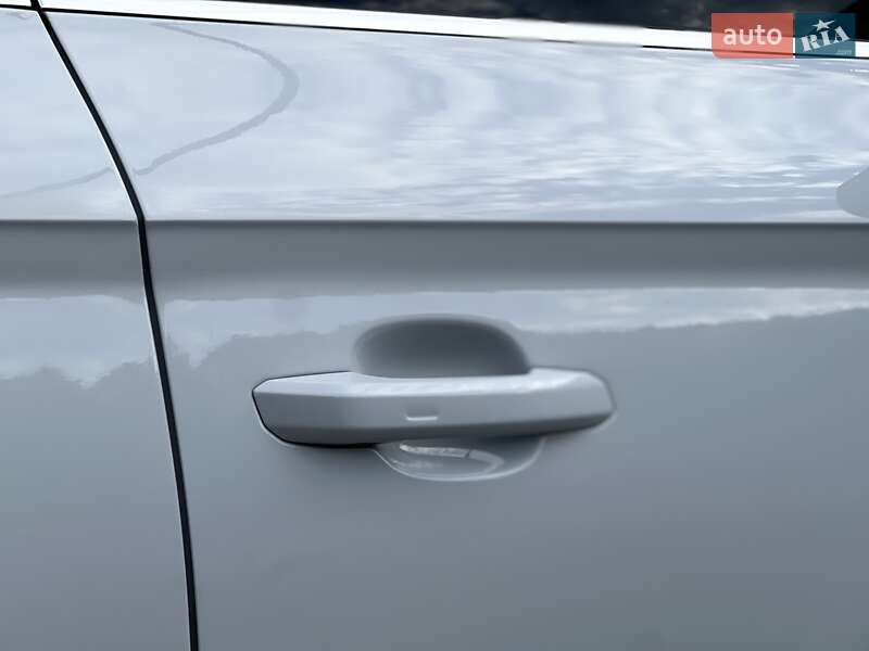 Позашляховик / Кросовер Audi Q5 2020 в Ужгороді