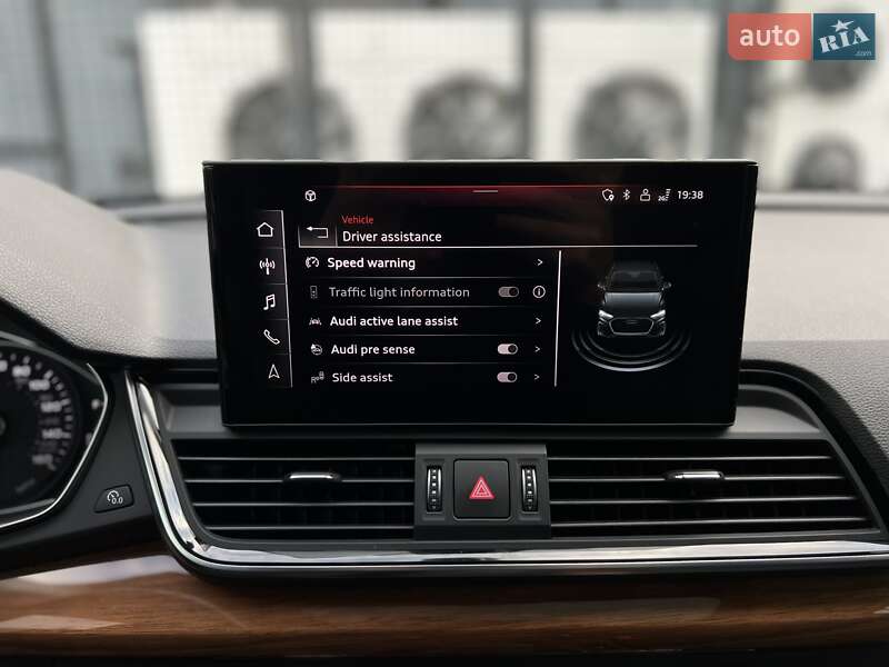 Позашляховик / Кросовер Audi Q5 2020 в Ужгороді