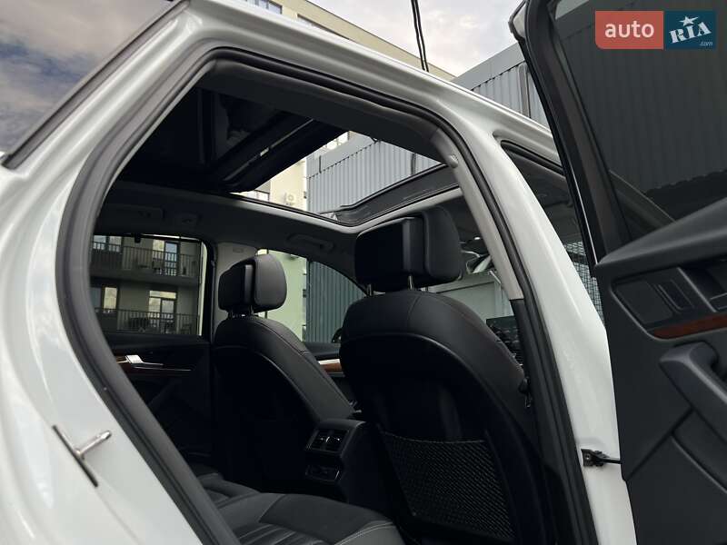 Позашляховик / Кросовер Audi Q5 2020 в Ужгороді