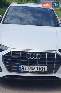 Внедорожник / Кроссовер Audi Q5 2021 в 
