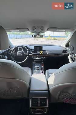Внедорожник / Кроссовер Audi Q5 2017 в 