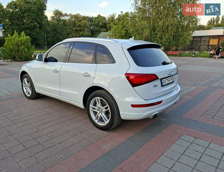 Позашляховик / Кросовер Audi Q5 2016 в Карлівці
