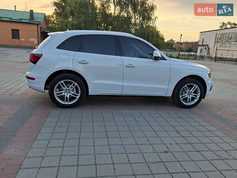 Позашляховик / Кросовер Audi Q5 2016 в Карлівці