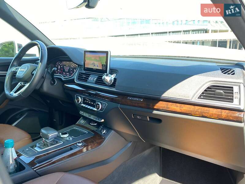 Позашляховик / Кросовер Audi Q5 2019 в Львові