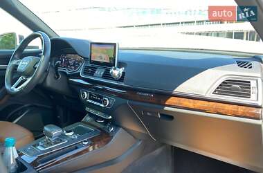 Позашляховик / Кросовер Audi Q5 2019 в 