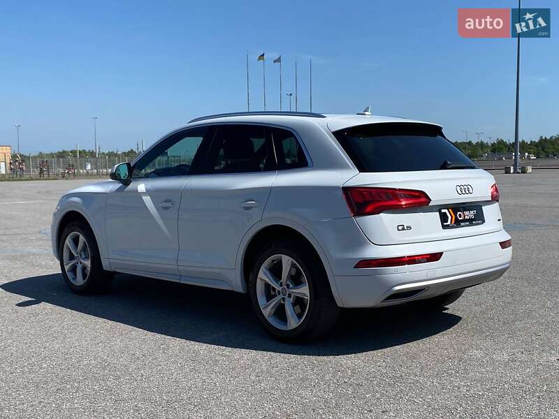 Позашляховик / Кросовер Audi Q5 2019 в Львові