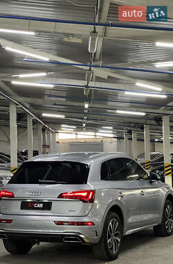 Внедорожник / Кроссовер Audi Q5 2022 в 