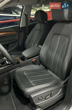 Внедорожник / Кроссовер Audi Q5 2022 в 