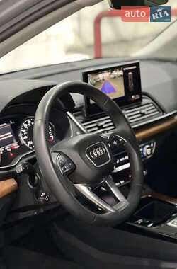 Внедорожник / Кроссовер Audi Q5 2022 в 