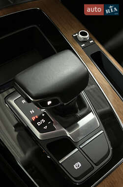 Внедорожник / Кроссовер Audi Q5 2022 в 