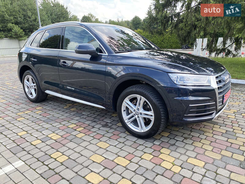 Позашляховик / Кросовер Audi Q5 2018 в Луцьку