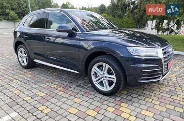 Внедорожник / Кроссовер Audi Q5 2018 в 