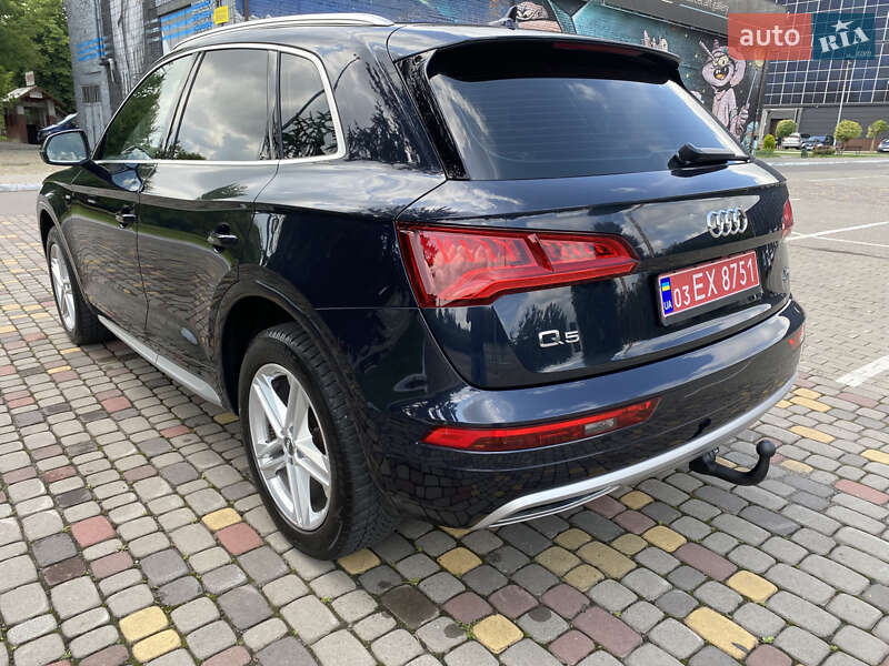 Позашляховик / Кросовер Audi Q5 2018 в Луцьку