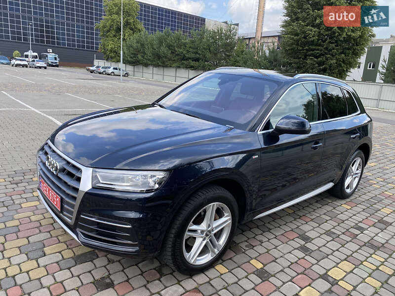 Позашляховик / Кросовер Audi Q5 2018 в Луцьку