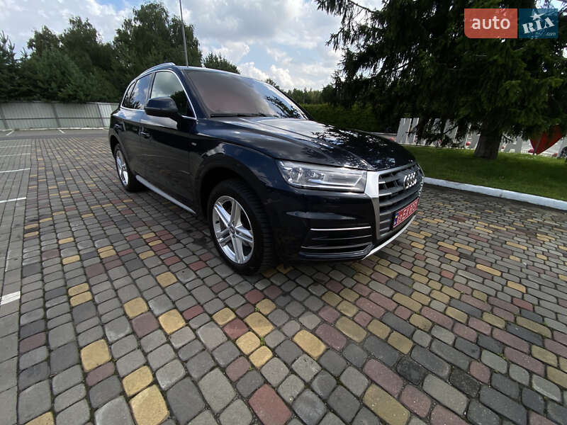 Позашляховик / Кросовер Audi Q5 2018 в Луцьку