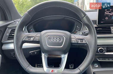 Внедорожник / Кроссовер Audi Q5 2018 в 