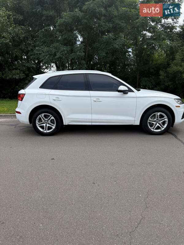 Внедорожник / Кроссовер Audi Q5 2018 в Киеве