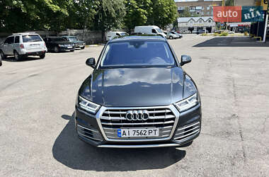 Внедорожник / Кроссовер Audi Q5 2017 в 