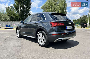 Внедорожник / Кроссовер Audi Q5 2017 в 