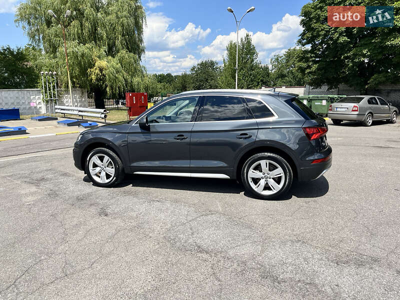 Внедорожник / Кроссовер Audi Q5 2017 в Василькове