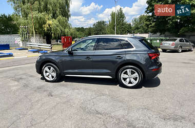 Внедорожник / Кроссовер Audi Q5 2017 в 