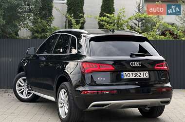 Позашляховик / Кросовер Audi Q5 2019 в 