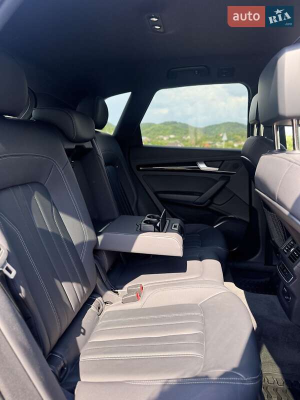 Внедорожник / Кроссовер Audi Q5 2022 в Хусте