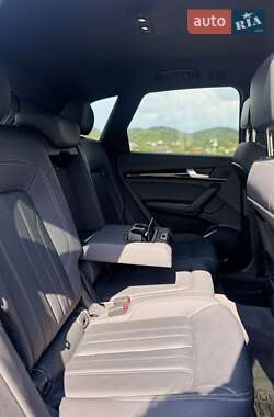 Внедорожник / Кроссовер Audi Q5 2022 в 
