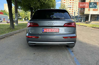 Внедорожник / Кроссовер Audi Q5 2018 в 