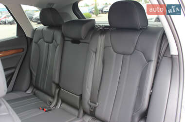 Внедорожник / Кроссовер Audi Q5 2024 в 