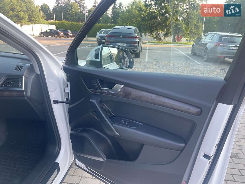 Позашляховик / Кросовер Audi Q5 2018 в Луцьку