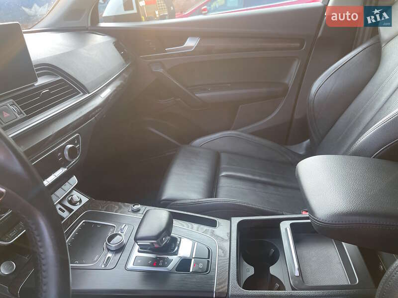 Позашляховик / Кросовер Audi Q5 2018 в Луцьку