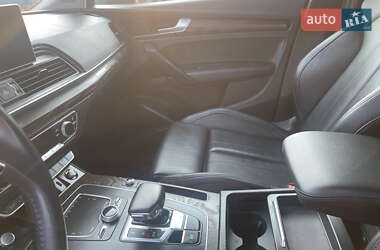 Позашляховик / Кросовер Audi Q5 2018 в 