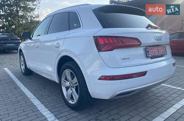 Позашляховик / Кросовер Audi Q5 2018 в 