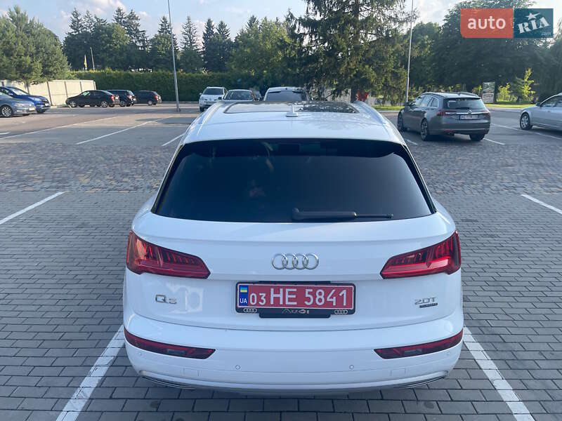 Позашляховик / Кросовер Audi Q5 2018 в Луцьку