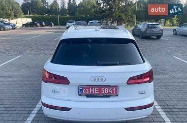 Позашляховик / Кросовер Audi Q5 2018 в 