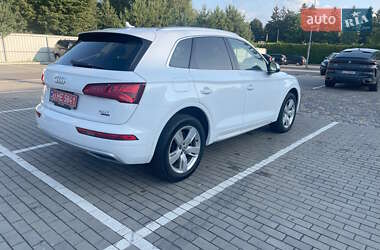 Позашляховик / Кросовер Audi Q5 2018 в 