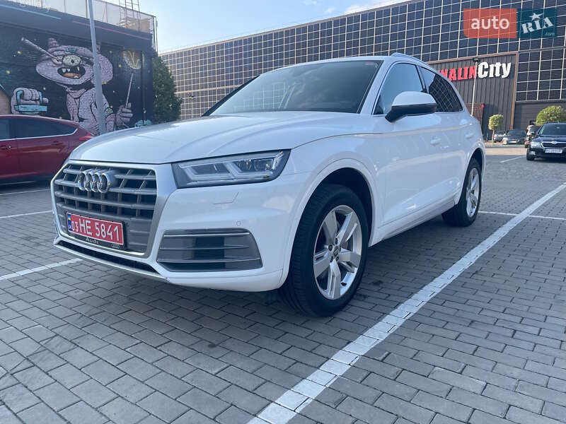 Позашляховик / Кросовер Audi Q5 2018 в Луцьку